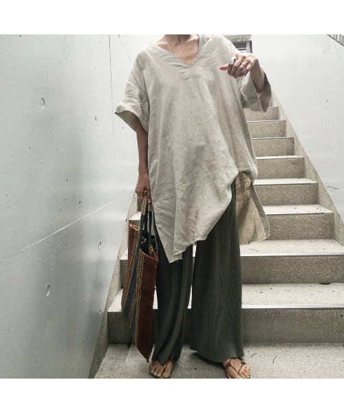 ulu（ウル）の「Pleats cut wide pants（その他パンツ・レディース・カーキ/モカ・FREE）」の3枚目の写真