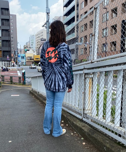 SANTA CRUZ（サンタクルーズ）の「【ムラサキスポーツ別注】SANTACRUZ カタカナロゴバックプリントロンT 502203405（Tシャツ/カットソー・メンズ・ブラック/ブルー・M/L/XL）」の10枚目の写真