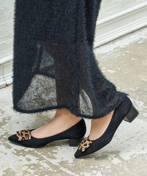 Mode et Jacomo（モードエジャコモ）の「バックルポインテッドトゥパンプス（パンプス・レディース・ブルーグレー/ブラック系その他6/ブラウン系その他6/ブラック/チェリーレッド/クリアブラック/杢グレー/ブラック×ブラック・23cm/23.5cm/24cm/24.5cm/22.5cm/22cm）」の13枚目の写真