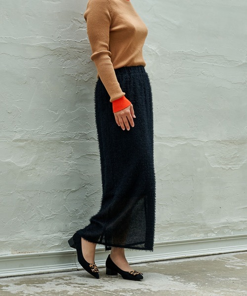 Mode et Jacomo（モードエジャコモ）の「バックルポインテッドトゥパンプス（パンプス・レディース・ブルーグレー/ブラック系その他6/ブラウン系その他6/ブラック/チェリーレッド/クリアブラック/杢グレー/ブラック×ブラック・23cm/23.5cm/24cm/24.5cm/22.5cm/22cm）」の16枚目の写真