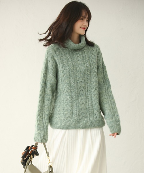 ケーブル編みタートルネックニットプルオーバー（ニット/セーター