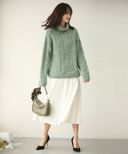 ケーブル編みタートルネックニットプルオーバー（ニット/セーター