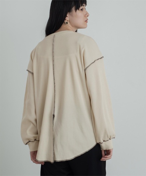miette（ミエット）の「ﾜｯﾌﾙ配色ｽﾃｯﾁﾄｯﾌﾟｽ（Tシャツ/カットソー・レディース・ライトブルー/ブラック/アイボリー・FREE）」の2枚目の写真