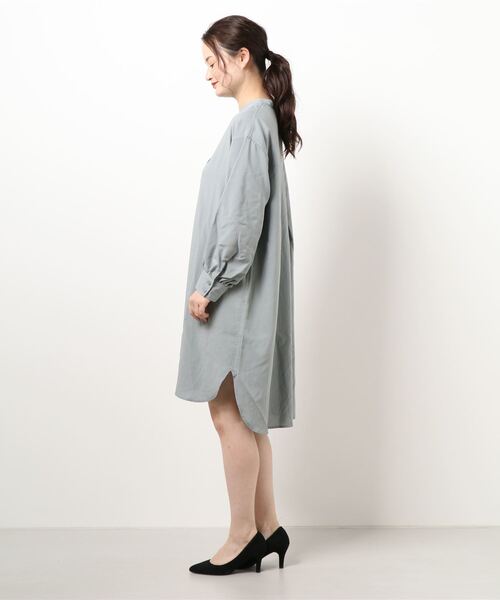 BELLUNA（ベルーナ）の「バンドカラーシャツワンピース（シャツワンピース・レディース・ピンク/セージグリーン/グレー系その他・LARGE/X-LARGE/MEDIUM）」の6枚目の写真