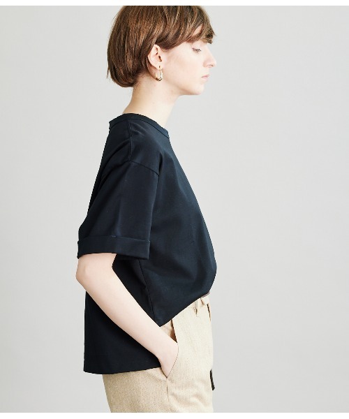 SIPULI（シプリ）の「[ULTIMA] Heavy Cotton Jersey ロールアップTシャツ（Tシャツ/カットソー・レディース・ブラック/ホワイト・2/3）」の3枚目の写真