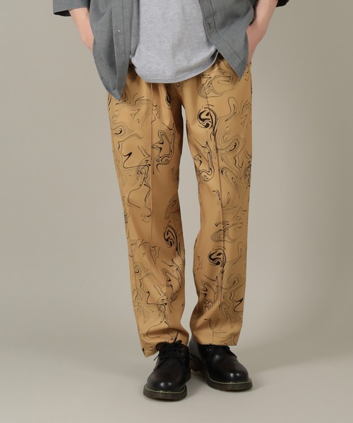 SlashDate(スラッシュデイト)の「総柄プリントとろみテーパードパンツ/マーブル(その他パンツ・メンズ・ブルー系その他/イエロー系その他・M/L)」の6枚目の写真