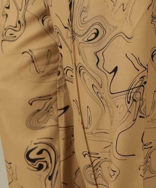 SlashDate(スラッシュデイト)の「総柄プリントとろみテーパードパンツ/マーブル(その他パンツ・メンズ・ブルー系その他/イエロー系その他・M/L)」の13枚目の写真