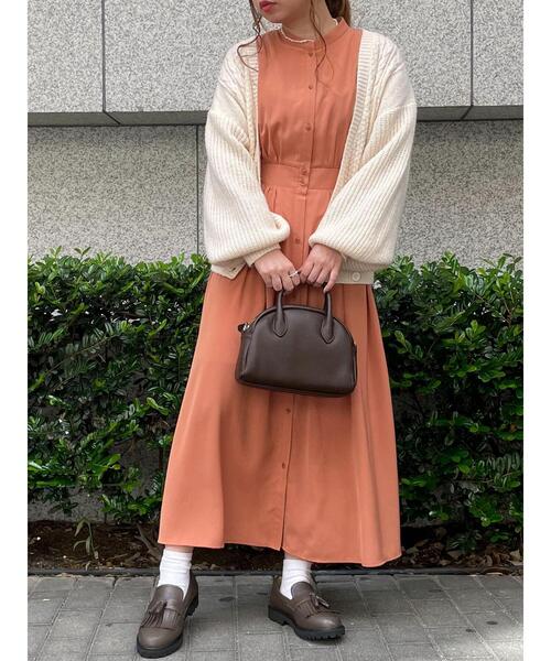 SLURR（スラ―）の「【再入荷】バンドカラーギャザーシャツワンピース（ワンピース・レディース・ベージュ/オフホワイト/グレイッシュベージュ/テラコッタ/カーキ・FREE）」の21枚目の写真