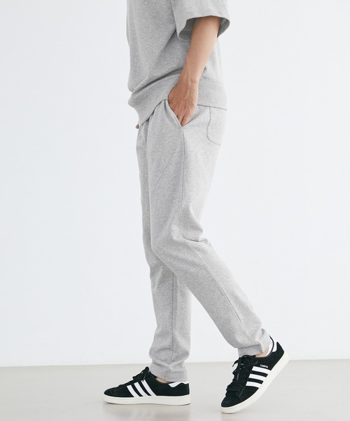 Loungewear tokyo（ラウンジウェアトウキョウ）の「【ラウンジウェアセットアップ】リラクシング半袖スウェット×テーパードダーツアンクルスウェットパンツ ワンマイルウェア（ルームウェア/パジャマ・メンズ・アイボリー/ブラック/グレイッシュベージュ/ネイビー/サックスブルー/ライトグレー・L/XL/M）」の17枚目の写真