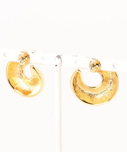 mou（モウ）の「トルネードゴールド艶ピアス（ピアス（両耳用）・レディース・ゴールド・FREE）」の7枚目の写真