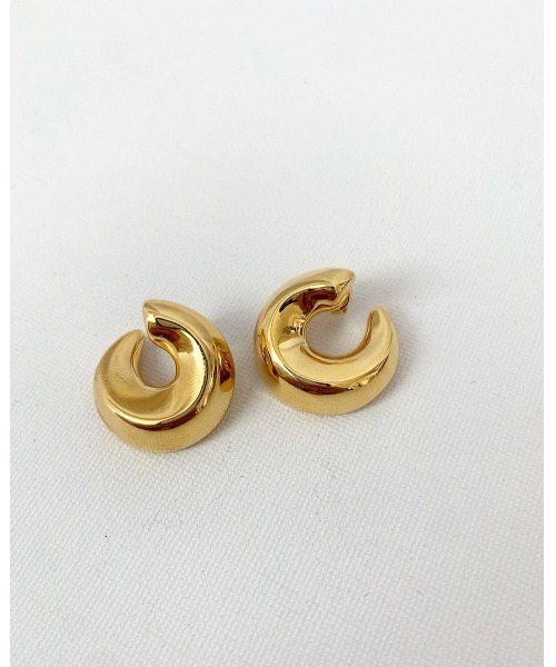 mou（モウ）の「トルネードゴールド艶ピアス（ピアス（両耳用）・レディース・ゴールド・FREE）」の6枚目の写真