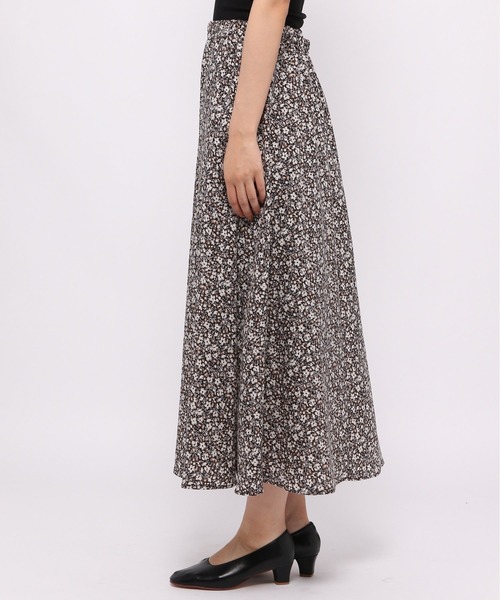 LEPSIM（レプシィム）の「アソートプリントフレアスカート　955633（スカート・レディース・ネイビー/イエロー/ブラック・FREE）」の8枚目の写真