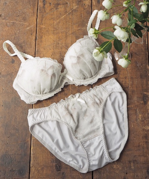 AMPHI（アンフィ）の「【ブラ＆ショーツ セット】大花モチーフ×レース B-Dcup（ブラ&ショーツ・レディース・ライトグレー/ライトピンク/ダークブルー/ブラウン/アイボリー/ナチュラル/ライトオリーブ/ホワイト・B65/B70/C70/D70/B75/C65/C75/D65/D75）」の3枚目の写真