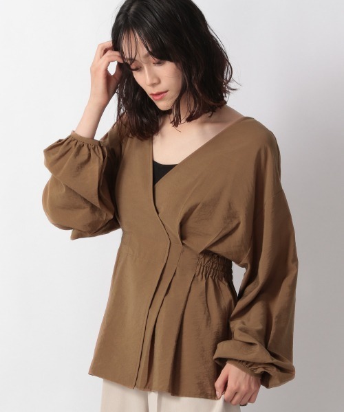 LOWRYS FARM(ローリーズファーム)の「2WAウエストタックブラウス 959393(Tシャツ/カットソー・レディース・ブラック/ブラウン/オフホワイト/グリーン・FREE)」の4枚目の写真