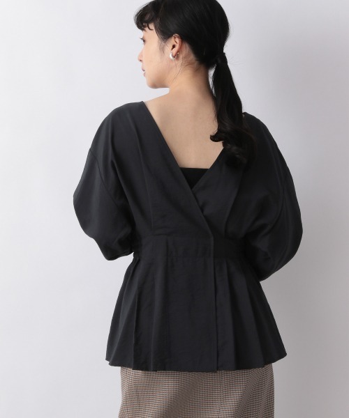 LOWRYS FARM(ローリーズファーム)の「2WAウエストタックブラウス 959393(Tシャツ/カットソー・レディース・ブラック/ブラウン/オフホワイト/グリーン・FREE)」の5枚目の写真