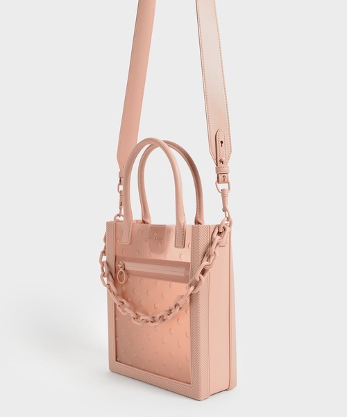 CHARLES & KEITH(チャールズ & キース)の「チェーンリンク トートバッグ / Chain Link Tote Bag(トートバッグ・レディース・ホワイト/ネイビー/ライム/ベビーピンク・M)」の8枚目の写真