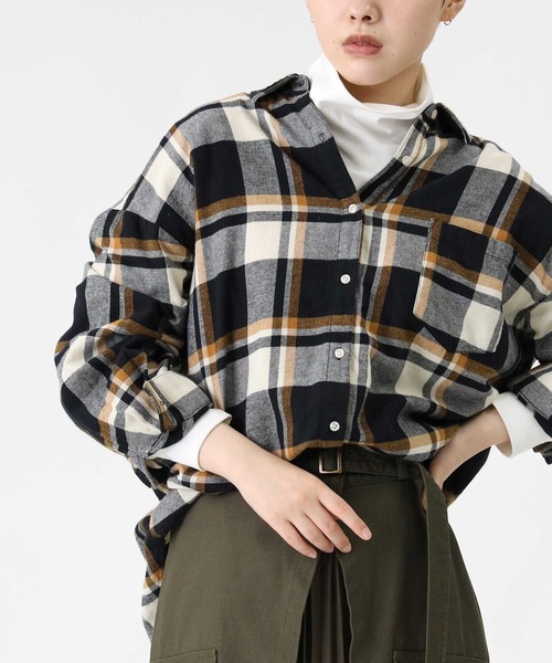 HONEYSUCKLE ROSE（ハニーサックルローズ）の「【HONEYSUCKLE ROSE】ネルチェックシャツ（シャツ/ブラウス・レディース・イエロー/ネイビー/グレー/ホワイト×イエロー/ワイン/ホワイト×ブルー・L/M）」の5枚目の写真