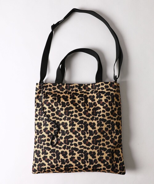FREAK'S STORE(フリークスストア)の「WEB限定 FREAK'S STORE OUTDOORS/フリークスアウトドアーズ ワンポイント 2WAYショルダートートバッグ/レオパード/カモフラ(トートバッグ・メンズ・チャコールグレー/ブラック/ベージュ/ブラウン/オリーブ/グリーン/キャメル・ONE SIZE)」の3枚目の写真