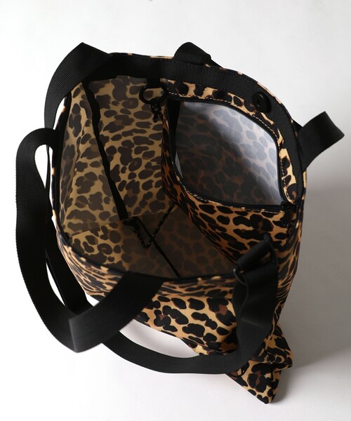 FREAK'S STORE(フリークスストア)の「WEB限定 FREAK'S STORE OUTDOORS/フリークスアウトドアーズ ワンポイント 2WAYショルダートートバッグ/レオパード/カモフラ(トートバッグ・メンズ・チャコールグレー/ブラック/ベージュ/ブラウン/オリーブ/グリーン/キャメル・ONE SIZE)」の13枚目の写真