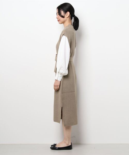 ANDGEEBEE（アンジービー）の「ブラウススリーブニットワンピ（ワンピース・レディース・ブラック/モカ・MEDIUM）」の4枚目の写真