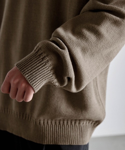 Like Us（ライクアス）の「【Like Us】モックネックダブルリブルーズプルオーバーニット（ニット/セーター・メンズ・ホワイト/ブラック/ベージュ/ブラウン/カーキ/イエロー/オレンジ/ダークグレー/グレイッシュベージュ/グレイッシュブルー・M/L/XL）」の16枚目の写真