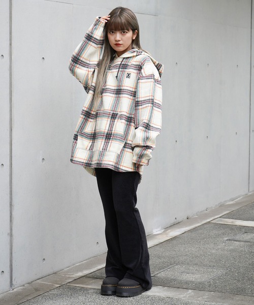 X-girl(エックスガール)の「SHAGGY PLAID HOODIE(パーカー・レディース・オフホワイト/チャコール・S/M)」の20枚目の写真