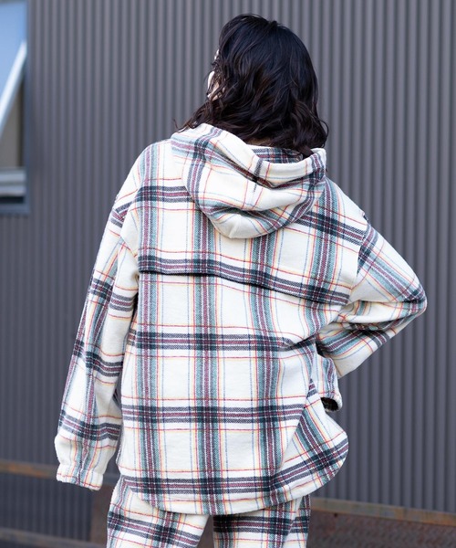 X-girl(エックスガール)の「SHAGGY PLAID HOODIE(パーカー・レディース・オフホワイト/チャコール・S/M)」の13枚目の写真
