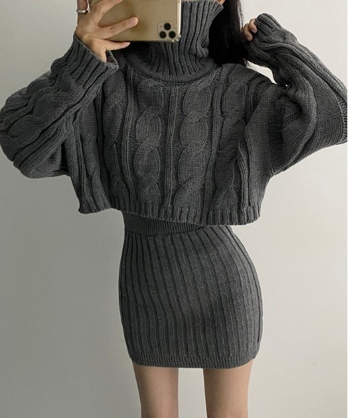 SONA（ソナ）の「SONYUNARA [SET]ケーブル編みタートルネックニット+ミニスカートセットアップ（ワンピース・レディース・グレー/ベージュ・FREE）」の10枚目の写真