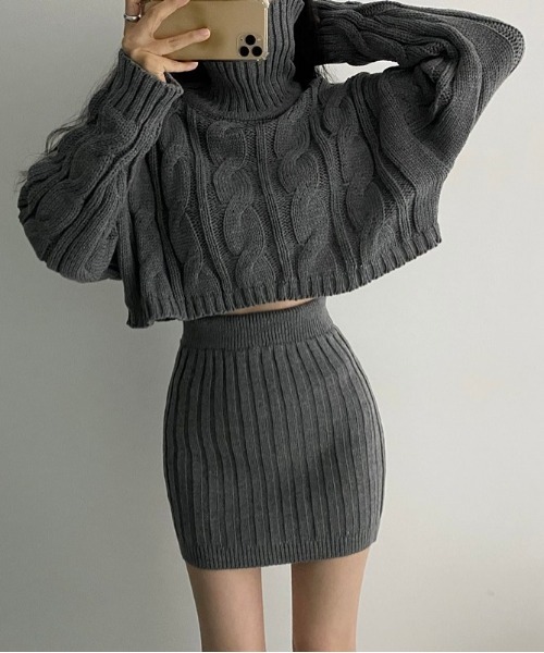 SONA（ソナ）の「SONYUNARA [SET]ケーブル編みタートルネックニット+ミニスカートセットアップ（ワンピース・レディース・グレー/ベージュ・FREE）」の14枚目の写真