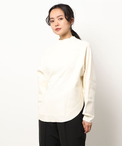 CAPRICIEUX LE'MAGE（カプリシューレマージュ）の「2WAYラウンドプルオーバー（ニット/セーター・レディース・オフホワイト/ブルー/オレンジ/ブラック・FREE）」の7枚目の写真