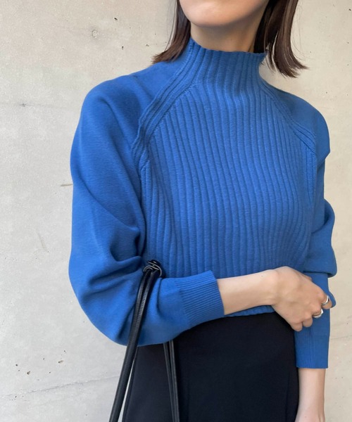 CAPRICIEUX LE'MAGE（カプリシューレマージュ）の「2WAYラウンドプルオーバー（ニット/セーター・レディース・オフホワイト/ブルー/オレンジ/ブラック・FREE）」の3枚目の写真