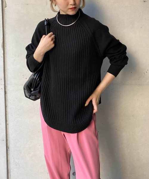 CAPRICIEUX LE'MAGE（カプリシューレマージュ）の「2WAYラウンドプルオーバー（ニット/セーター・レディース・オフホワイト/ブルー/オレンジ/ブラック・FREE）」の2枚目の写真