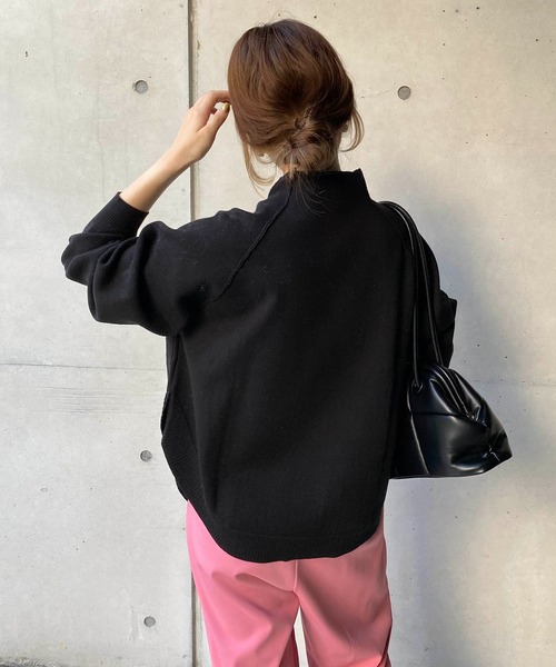 CAPRICIEUX LE'MAGE（カプリシューレマージュ）の「2WAYラウンドプルオーバー（ニット/セーター・レディース・オフホワイト/ブルー/オレンジ/ブラック・FREE）」の10枚目の写真