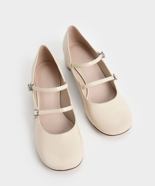 CHARLES & KEITH(チャールズ & キース)の「パテントダブルストラップ メリージェーン / Patent Double-Strap Mary Janes(パンプス・レディース・ブラック/オフホワイト/ライラック・22.5cm/23cm/23.5cm/24.5cm/25cm/25.5cm)」の16枚目の写真
