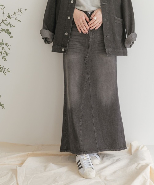 ITEMS URBANRESEARCH（アイテムズ アーバンリサーチ）の「デニムリメイクスカート（デニムスカート・レディース・ブラック/インディゴブルー・MEDIUM/SMALL）」の11枚目の写真