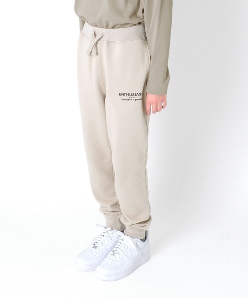 GLAZOS（グラソス）の「[テーパード]裏毛・ロゴスウェットパンツ【セットアップ対応】（スウェットパンツ・キッズ・ブラック/ライトグリーン/ベージュ系その他・130cm/140cm/150cm/160cm/170cm）」の14枚目の写真