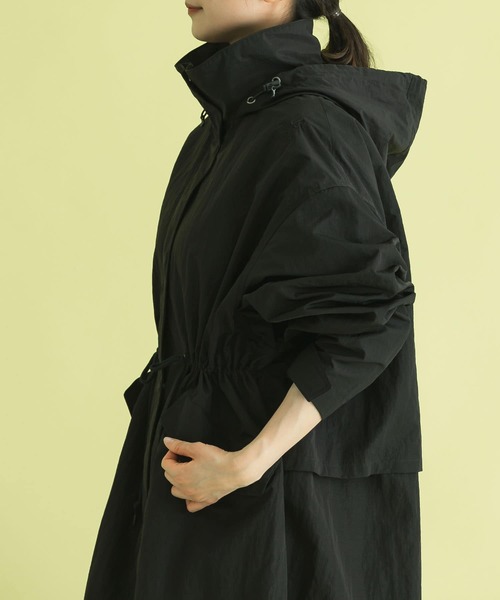 Uiscel（ユイセル）の「Uiscel　ボリュームスタンドカラーロングコート（モッズコート・メンズ・ブラック/ベージュ・ONE）」の9枚目の写真