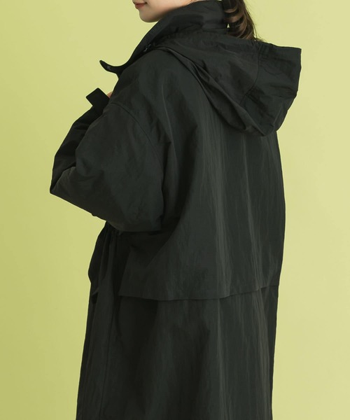 Uiscel（ユイセル）の「Uiscel　ボリュームスタンドカラーロングコート（モッズコート・メンズ・ブラック/ベージュ・ONE）」の10枚目の写真