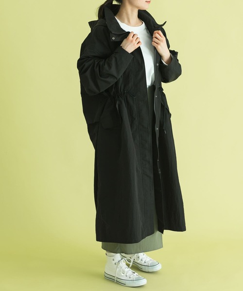 Uiscel（ユイセル）の「Uiscel　ボリュームスタンドカラーロングコート（モッズコート・メンズ・ブラック/ベージュ・ONE）」の13枚目の写真