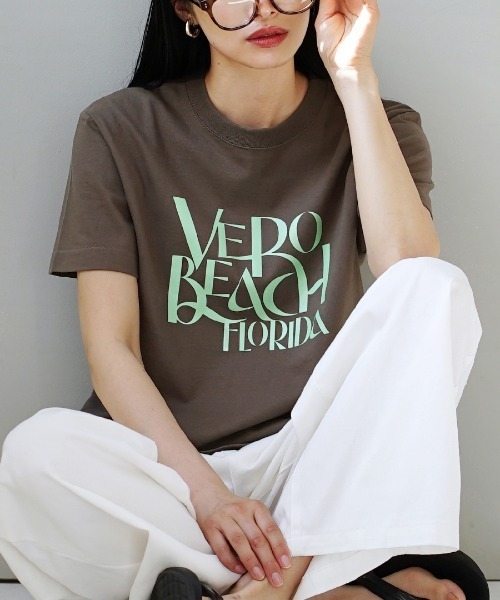 e-zakkamania stores(イーザッカマニアストアーズ)の「セレクトプリント Tシャツ(Tシャツ/カットソー・レディース・ホワイト系その他2/ネイビー×ホワイト/ホワイト×グリーン/ブラック/ホワイト×レッド/ネイビー/ベージュ系その他/ホワイト×パープル/ホワイト系その他/ホワイト/ホワイト系その他4/ベージュ/ホワイト系その他3/チャコール/ホワイト×ネイビー/グレー系その他/ホワイト系その他6/ホワイト×ブルー/ホワイト系その他5/ブルー系その他/グレー系その他2/ブラック系その他/ブラック系その他2/ホワイト系その他7/グレー系/ホワイト系/ブラウン系/ブラウン系1・S/M)」の22枚目の写真