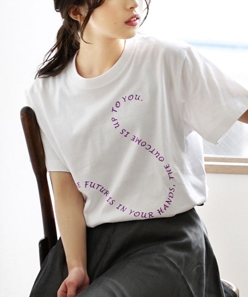 e-zakkamania stores(イーザッカマニアストアーズ)の「セレクトプリント Tシャツ(Tシャツ/カットソー・レディース・ホワイト系その他2/ネイビー×ホワイト/ホワイト×グリーン/ブラック/ホワイト×レッド/ネイビー/ベージュ系その他/ホワイト×パープル/ホワイト系その他/ホワイト/ホワイト系その他4/ベージュ/ホワイト系その他3/チャコール/ホワイト×ネイビー/グレー系その他/ホワイト系その他6/ホワイト×ブルー/ホワイト系その他5/ブルー系その他/グレー系その他2/ブラック系その他/ブラック系その他2/ホワイト系その他7/グレー系/ホワイト系/ブラウン系/ブラウン系1・S/M)」の7枚目の写真