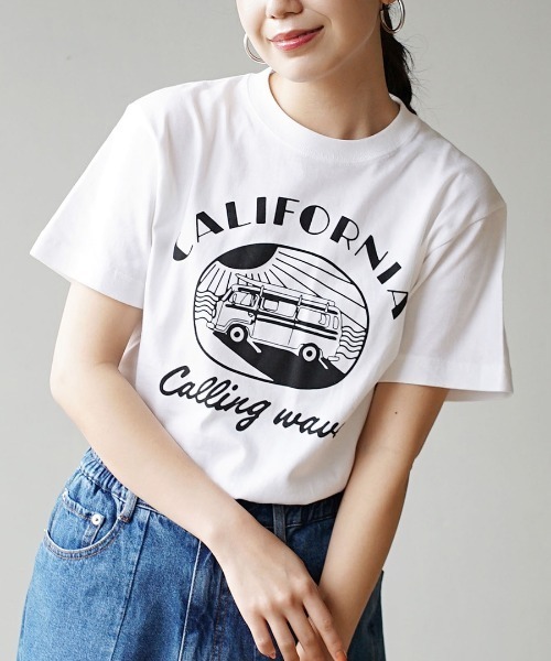 e-zakkamania stores(イーザッカマニアストアーズ)の「セレクトプリント Tシャツ(Tシャツ/カットソー・レディース・ホワイト系その他2/ネイビー×ホワイト/ホワイト×グリーン/ブラック/ホワイト×レッド/ネイビー/ベージュ系その他/ホワイト×パープル/ホワイト系その他/ホワイト/ホワイト系その他4/ベージュ/ホワイト系その他3/チャコール/ホワイト×ネイビー/グレー系その他/ホワイト系その他6/ホワイト×ブルー/ホワイト系その他5/ブルー系その他/グレー系その他2/ブラック系その他/ブラック系その他2/ホワイト系その他7/グレー系/ホワイト系/ブラウン系/ブラウン系1・S/M)」の17枚目の写真