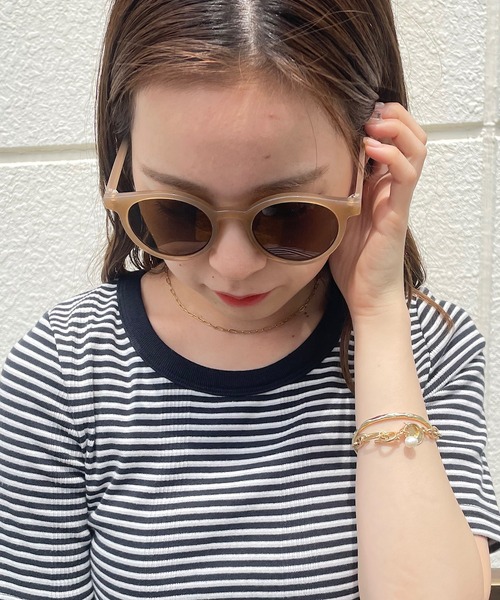 Chico（チコ）の「ボストンフレームサングラス（サングラス・レディース・ベージュ/ブラウン/ブラウン系その他/キャメル・FREE）」の4枚目の写真