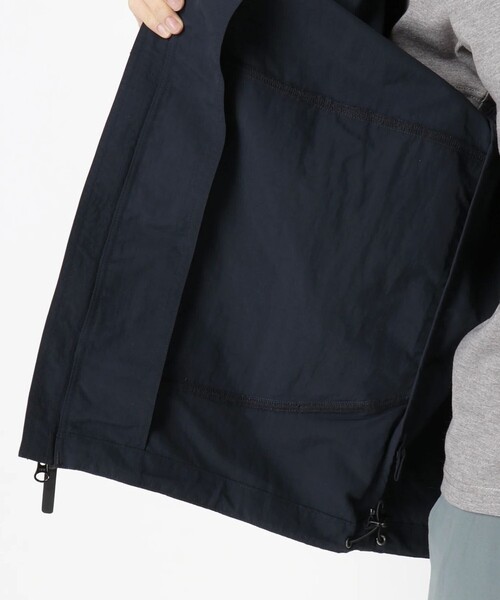 MOUNTAIN HARDWEAR（マウンテンハードウェアー）の「MHW キャンプ 4 ジャケット（ナイロンジャケット・メンズ・ブラック/ベージュ/エメラルド・M/L/S）」の4枚目の写真