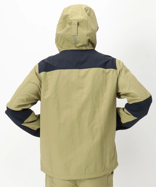 MOUNTAIN HARDWEAR（マウンテンハードウェアー）の「MHW キャンプ 4 ジャケット（ナイロンジャケット・メンズ・ブラック/ベージュ/エメラルド・M/L/S）」の6枚目の写真