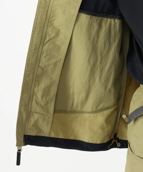 MOUNTAIN HARDWEAR（マウンテンハードウェアー）の「MHW キャンプ 4 ジャケット（ナイロンジャケット・メンズ・ブラック/ベージュ/エメラルド・M/L/S）」の7枚目の写真