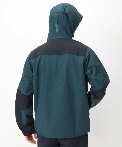 MOUNTAIN HARDWEAR（マウンテンハードウェアー）の「MHW キャンプ 4 ジャケット（ナイロンジャケット・メンズ・ブラック/ベージュ/エメラルド・M/L/S）」の9枚目の写真