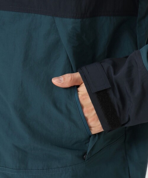 MOUNTAIN HARDWEAR（マウンテンハードウェアー）の「MHW キャンプ 4 ジャケット（ナイロンジャケット・メンズ・ブラック/ベージュ/エメラルド・M/L/S）」の19枚目の写真