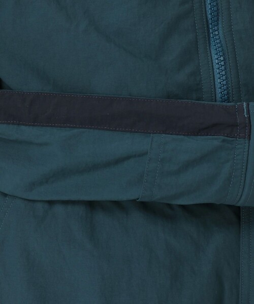 MOUNTAIN HARDWEAR（マウンテンハードウェアー）の「MHW キャンプ 4 ジャケット（ナイロンジャケット・メンズ・ブラック/ベージュ/エメラルド・M/L/S）」の21枚目の写真