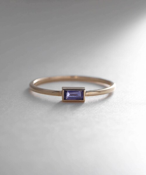 COCOSHNIK(ココシュニック)の「K10アイオライト バゲットカット リング(リング・レディース・オリーブ系5・10号/12号/14号)」の3枚目の写真